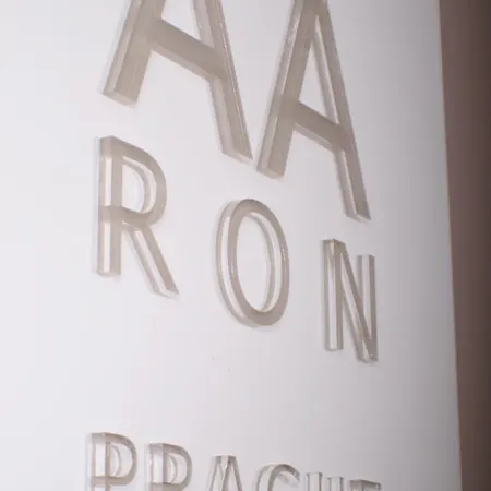 Aaron מלון 3*