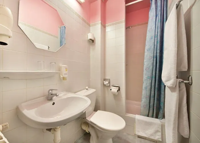Aaron Hotel 3*