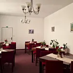 Aaron Hotel 3*
